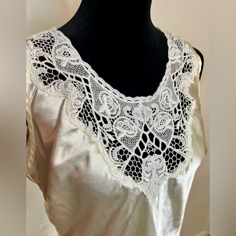Vintage Cinema Etoile Off white lace satin lingerie sleeveless camisole Med EUC - Picture 3 of 9